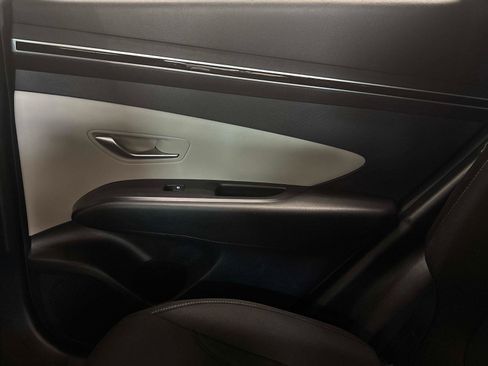 Used 2024 Hyundai Tucson SE image 15