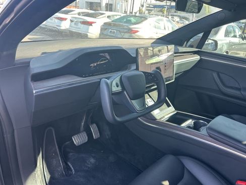 Used 2022 Tesla Model X image 14