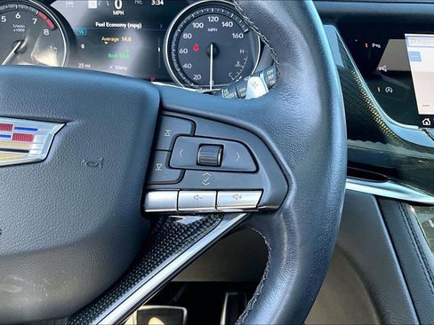 Used 2022 Cadillac XT6 Sport w/ Technology Package image 21