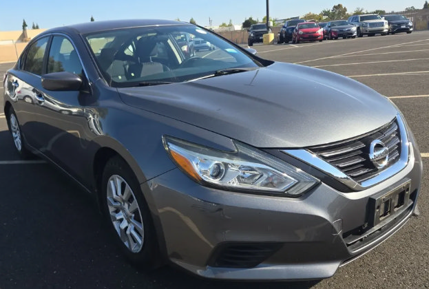 Used 2018 Nissan Altima 2.5 S w/ S Convenience Package FWD image 1