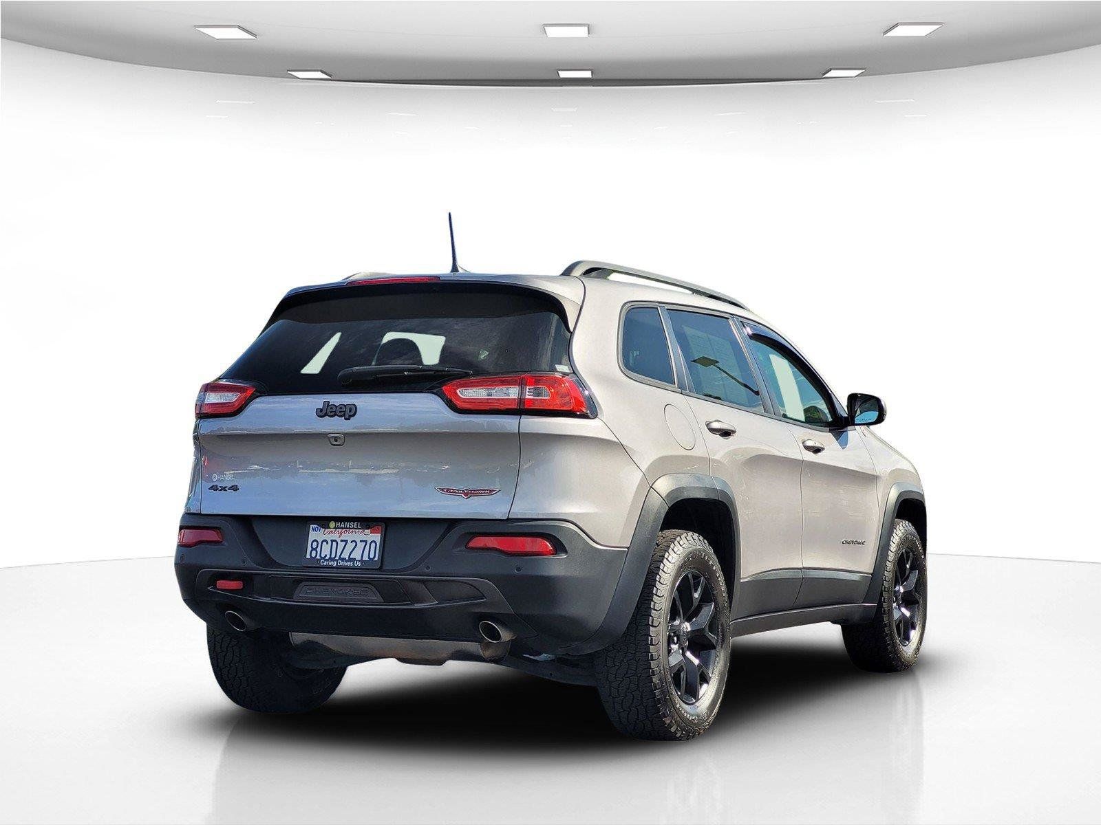 Used 2018 Jeep Cherokee Trailhawk w/ Comfort/Convenience Group AWD/4WD image 6