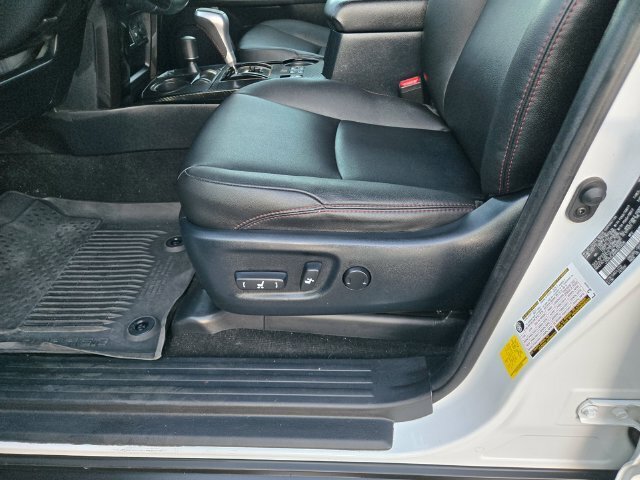 Certified 2024 Toyota 4Runner TRD Off-Road Premium AWD/4WD image 19
