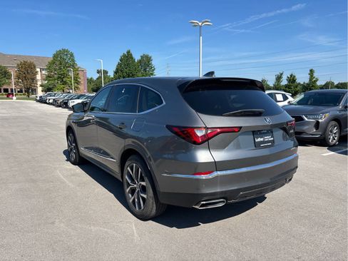 Used 2023 Acura MDX SH-AWD w/ Technology Package image 3