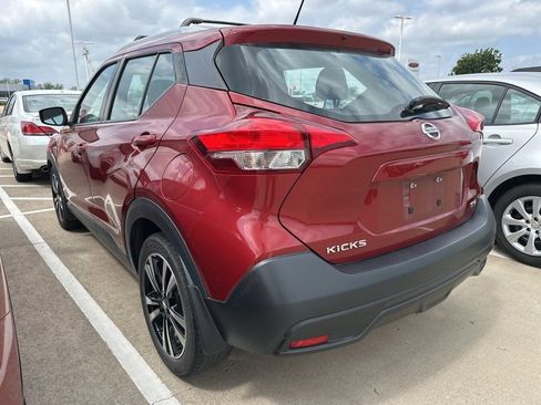 Used 2018 Nissan Kicks SV image 10