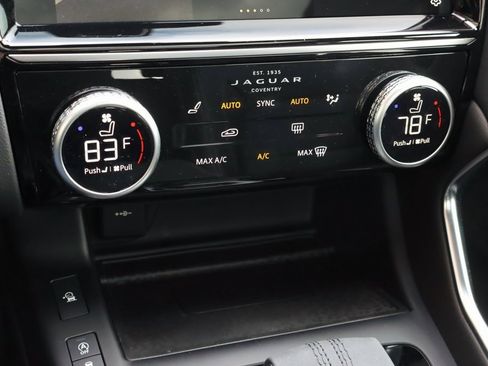 Certified 2024 Jaguar E-PACE R-Dynamic SE image 27