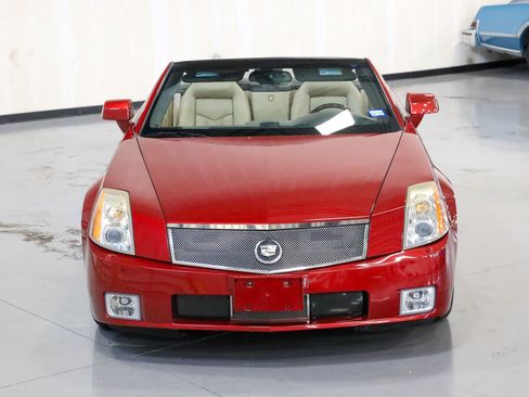 Used 2008 Cadillac XLR RWD image 3