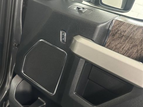 Used 2019 Ford F250 Lariat w/ Chrome Package image 41