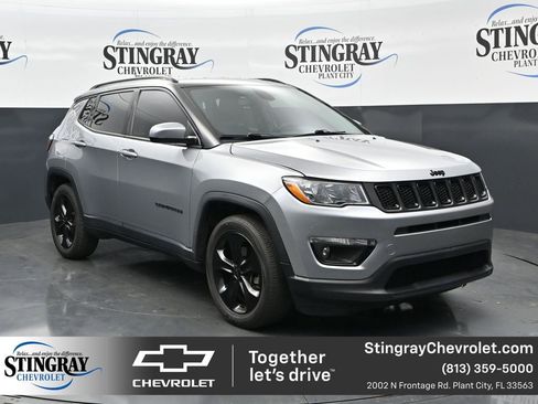 Used 2021 Jeep Compass Latitude FWD image 1