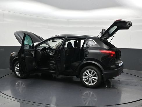 Used 2018 Nissan Rogue Sport SV w/ SV Technology Package AWD/4WD image 34