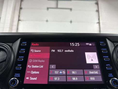 Used 2021 Toyota Tacoma TRD Off-Road w/ Technology Package AWD/4WD image 30