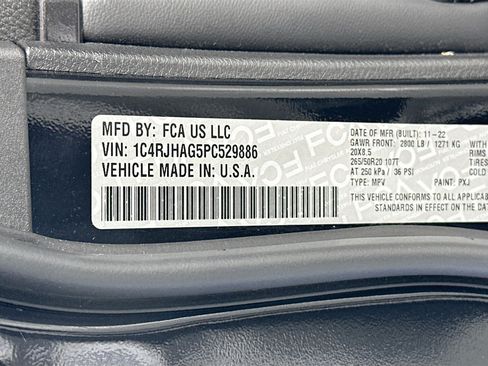 Used 2023 Jeep Grand Cherokee Altitude AWD/4WD image 30