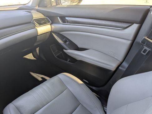 Used 2019 Honda Accord Touring image 20