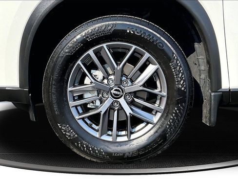 Used 2025 Nissan Rogue S AWD/4WD image 34