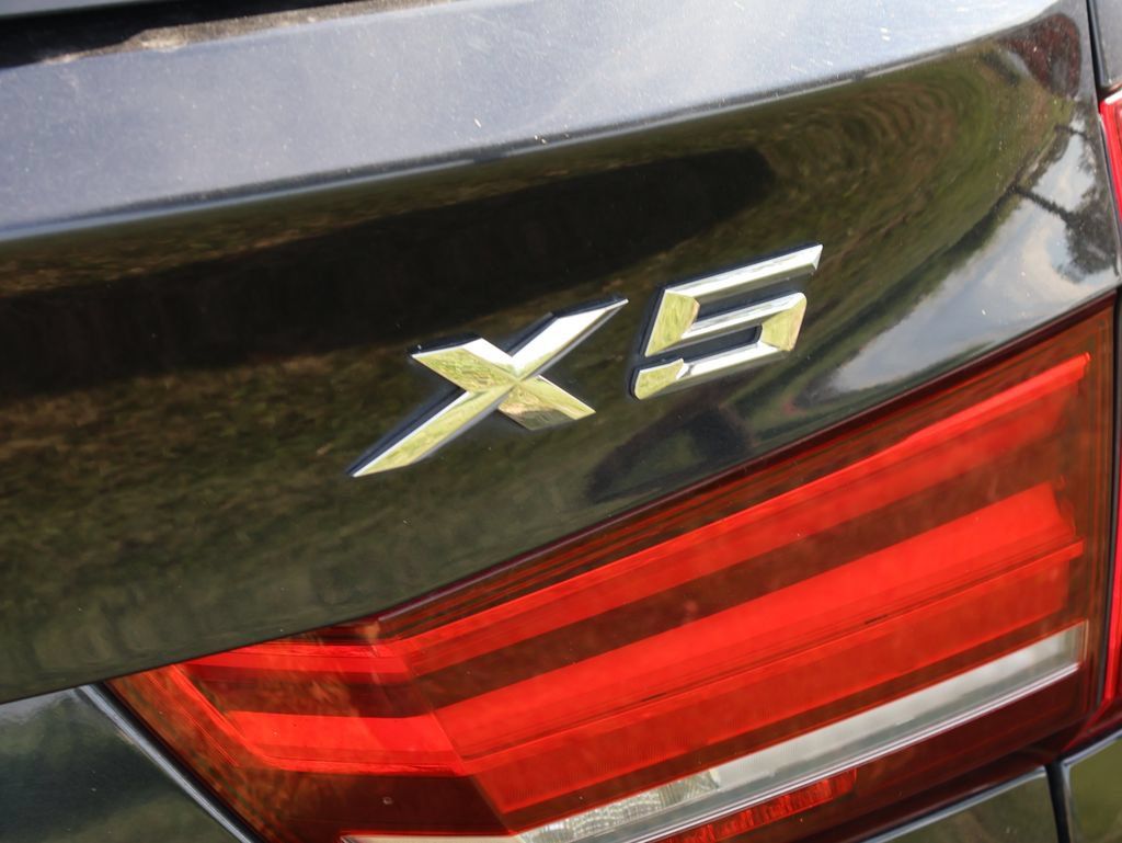 Used 2015 BMW X5 xDrive50i AWD/4WD image 16