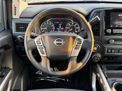 Used 2024 Nissan Titan SV w/ SV Convenience Package image 28