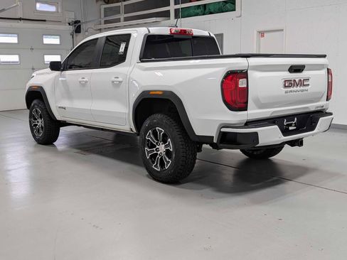 Used 2024 GMC Canyon AT4 w/ AT4 Premium Package image 9