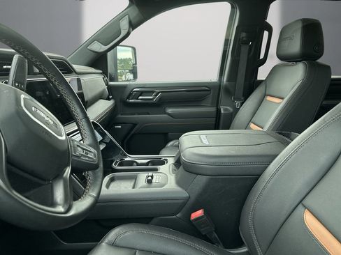 Used 2025 GMC Sierra 2500 AT4 w/ AT4 Premium Plus Package AWD/4WD image 13