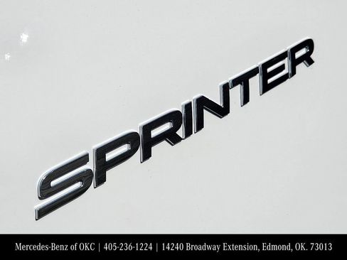 Used 2025 Mercedes-Benz Sprinter 2500 image 9