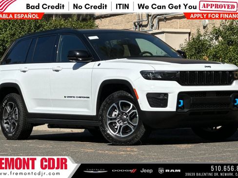 New 2023 Jeep Grand Cherokee Trailhawk w/ Advanced Protech Group II AWD/4WD image 1