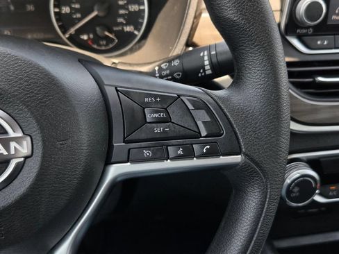 Used 2025 Nissan Altima 2.5 SV FWD image 26