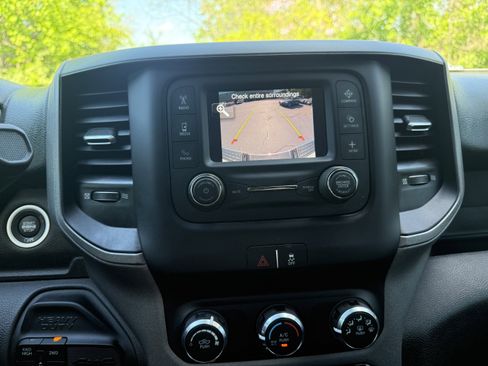 Used 2024 RAM 3500 Tradesman w/ Chrome Appearance Group AWD/4WD image 19