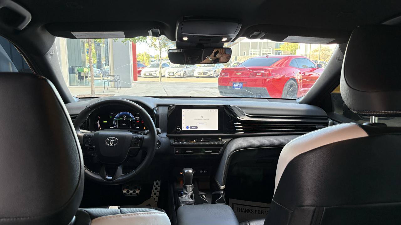 Used 2025 Toyota Camry SE w/ Convenience Package FWD image 27