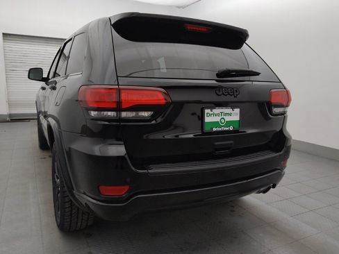 Used 2020 Jeep Grand Cherokee Altitude RWD image 5