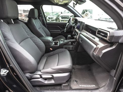 Used 2024 Toyota Tacoma SR5 AWD/4WD image 28