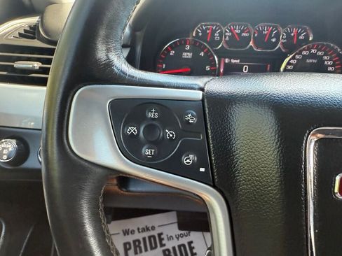 Used 2016 GMC Yukon XL SLT w/ Open Road Package AWD/4WD image 12