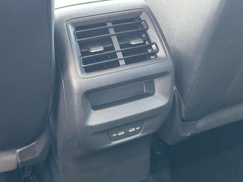 Used 2026 Volkswagen Tiguan SE FWD image 24