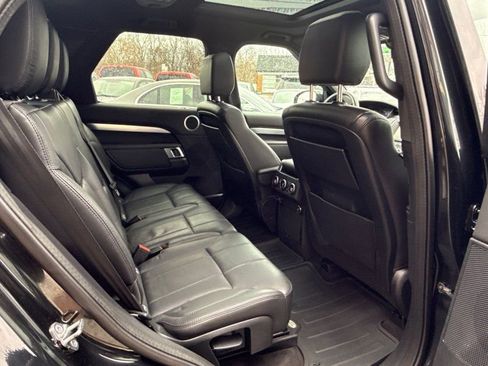 Used 2020 Land Rover Discovery Landmark image 21