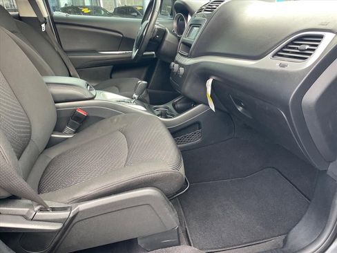 Used 2018 Dodge Journey SE w/ Connectivity Group image 24