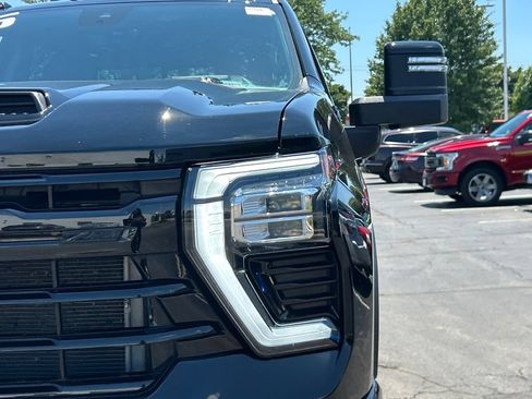 Used 2025 Chevrolet Silverado 2500 LTZ w/ LTZ Plus Package AWD/4WD image 12
