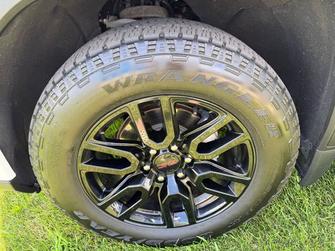 Used 2023 GMC Sierra 1500 Elevation AWD/4WD image 19
