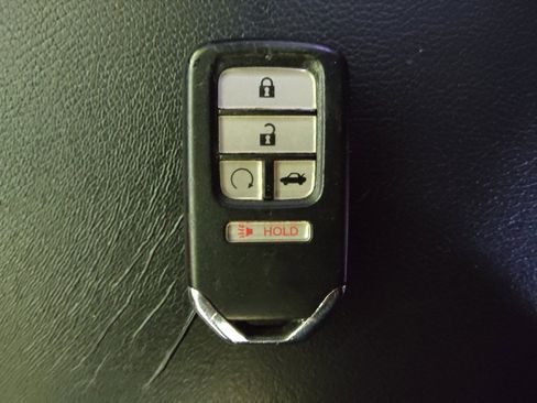 Used 2018 Honda Accord Touring image 32