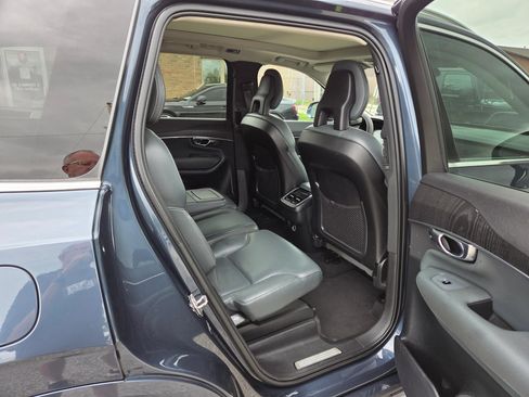 Used 2020 Volvo XC90 T6 Momentum AWD/4WD image 19