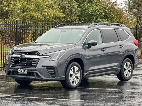 Used 2024 Subaru Ascent Premium w/ Convenience Package image 8