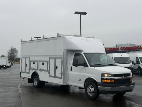 New 2025 Chevrolet Express 4500 w/ Power Convenience Package image 2