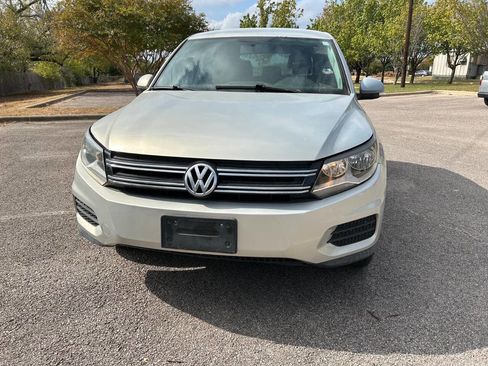 Used 2013 Volkswagen Tiguan S image 4