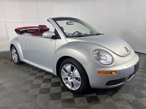 Used 2009 Volkswagen Beetle Blush FWD image 20
