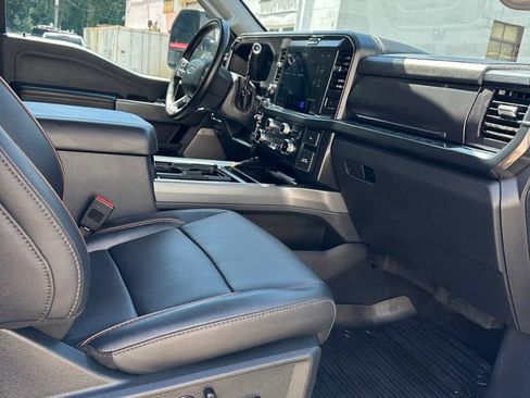 Used 2025 Ford F350 Lariat w/ Lariat Ultimate Package AWD/4WD image 36