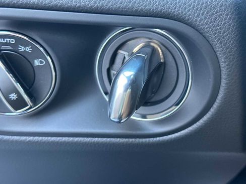 New 2026 Porsche Macan image 24