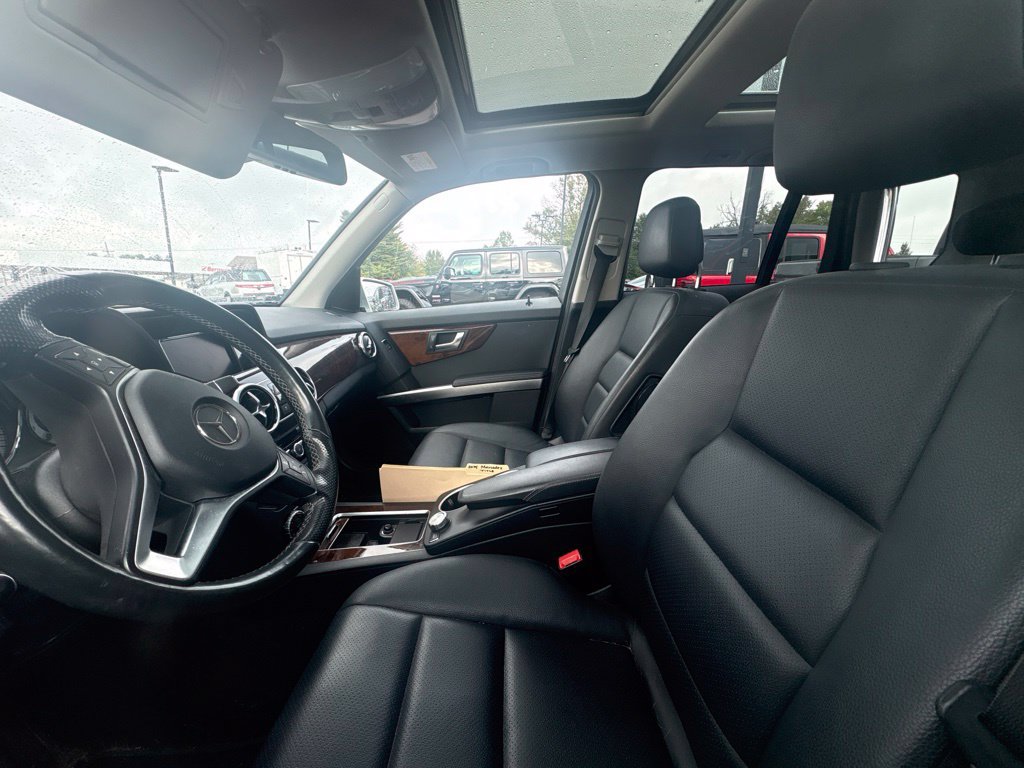 Used 2015 Mercedes-Benz GLK 350 4MATIC image 6