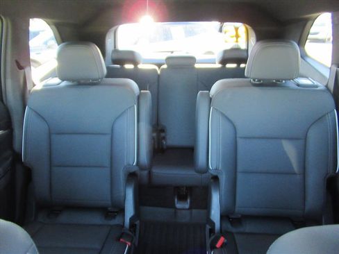 Used 2025 Buick Enclave Preferred image 28