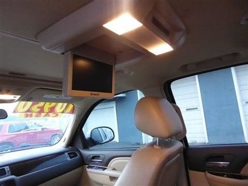 Used 2011 GMC Yukon Denali image 18