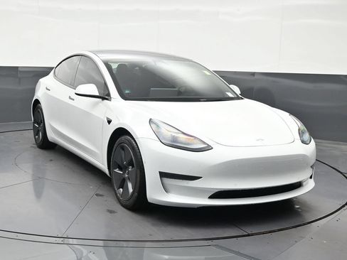 Used 2022 Tesla Model 3 Standard Range RWD image 7