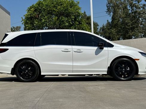 Certified 2024 Honda Odyssey Sport image 6
