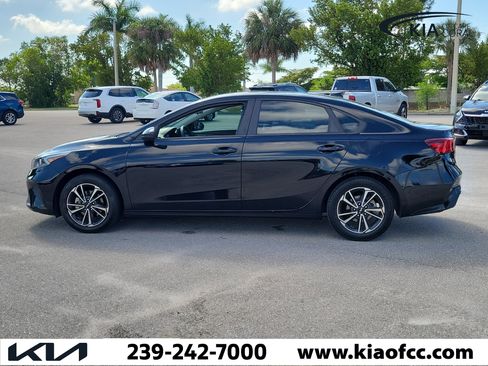 Used 2024 Kia Forte LXS FWD image 7