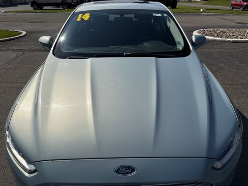 Used 2014 Ford Fusion SE FWD image 5