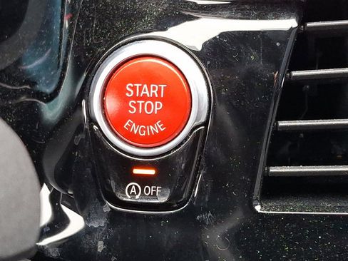 Used 2018 BMW M5 image 22